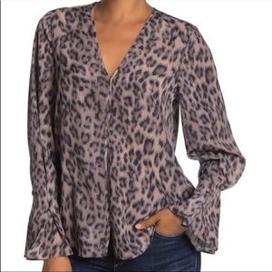 EUC 🐆 Stunning Joie V-neck Latacia Leopard long Bell Sleeves Blouse